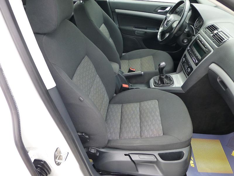 Škoda Octavia (2012) 1,2TSI-77KW*KLIMA***TAŽNÉ* - fotka 16 z 23