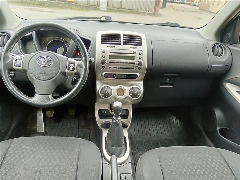 Toyota Urban Cruiser 1,4 D4D High AWD - fotka 18 z 25