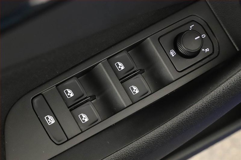 Škoda Kamiq (2025) Selection 1.0 TSI - fotka 13 z 16