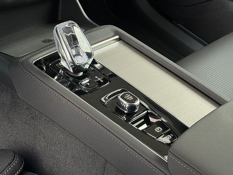 Volvo XC90 B5 PLUS Black Edition, Vzduch - fotka 11 z 25