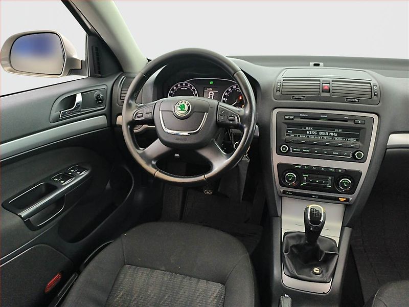 Škoda Octavia (2011) 2.0 TDI, Serv.kniha, Xenony - fotka 7 z 16
