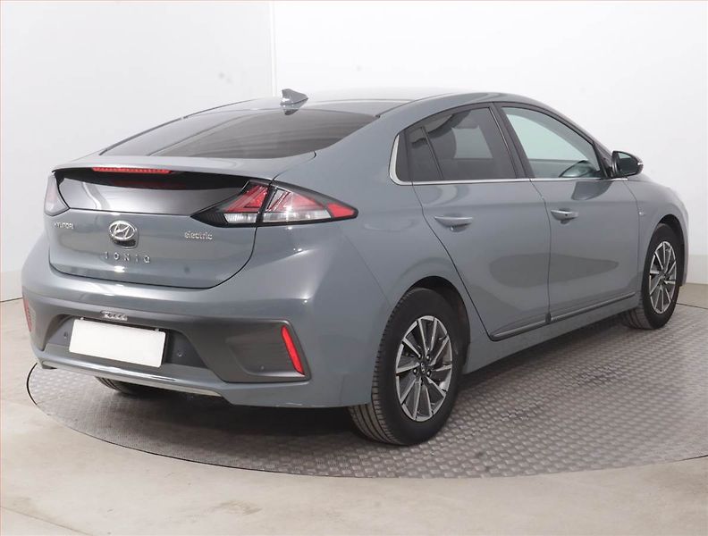 Hyundai Ioniq (2021) Electric 38 kWh, SoH 100% - fotka 5 z 20