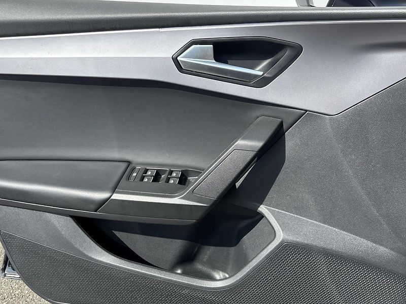 Seat Leon ST FR - fotka 13 z 25