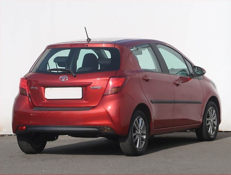 Toyota Yaris (2015) 1.33 Dual VVT-i, Automat, ČR - fotka 5 z 19
