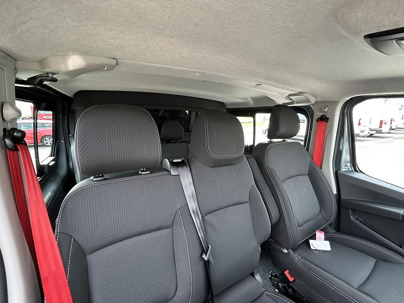 Renault Trafic (2026) CREW VAN L2H1 150k RED 6 míst - fotka 23 z 43