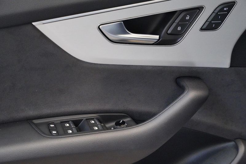 Audi Q8 - fotka 12 z 30