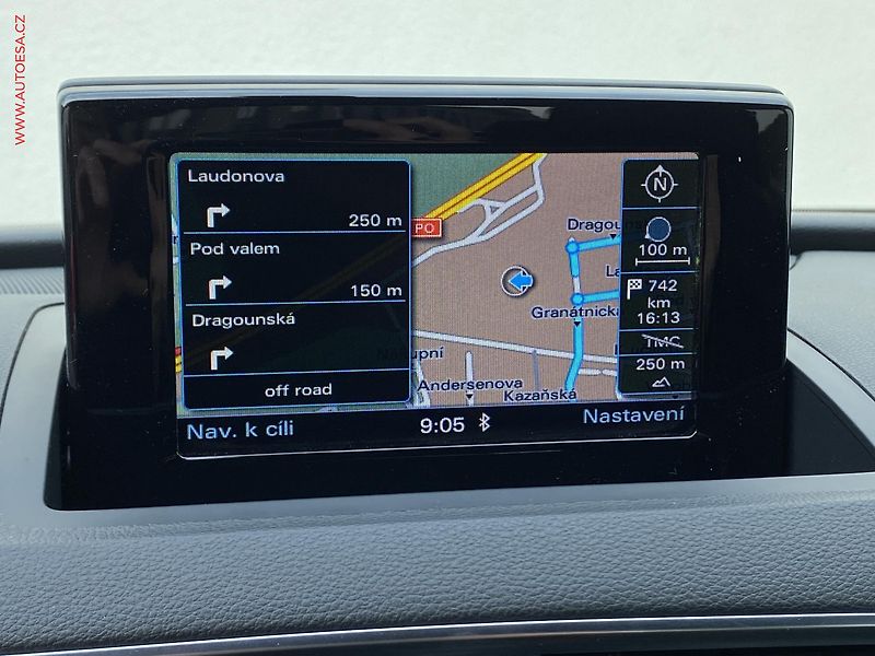 Audi Q3 (2014) 2.0 TDi quattro, S-line - fotka 15 z 17