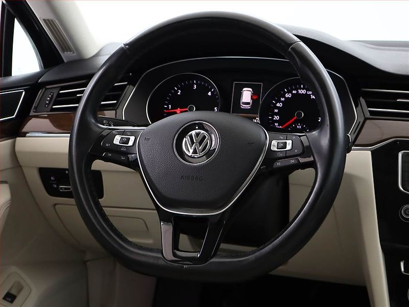 Volkswagen Passat (2016) Highline 2.0 TDI, ČR,1.maj - fotka 11 z 15