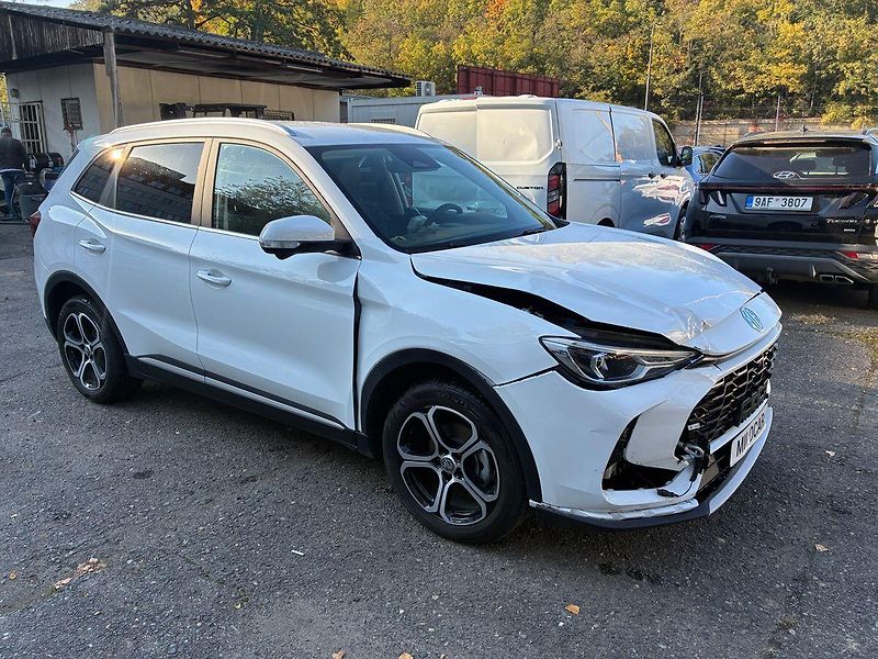 MG ZS 1.5i 85 kW ELEGANCE ČR DPH - fotka 2 z 23