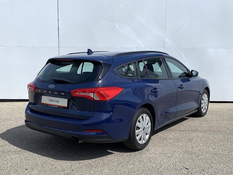 Ford Focus 1,0 EcoBoost 92 kW - fotka 2 z 25