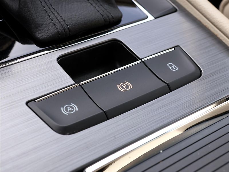 Škoda Superb 2,0 TDI 147kW DSG Style 4x4 CZ - fotka 36 z 45