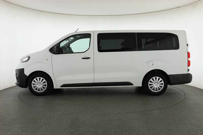 Peugeot Expert (2018) 2.0 BlueHDi, Bus, 8Míst, ČR - fotka 3 z 17