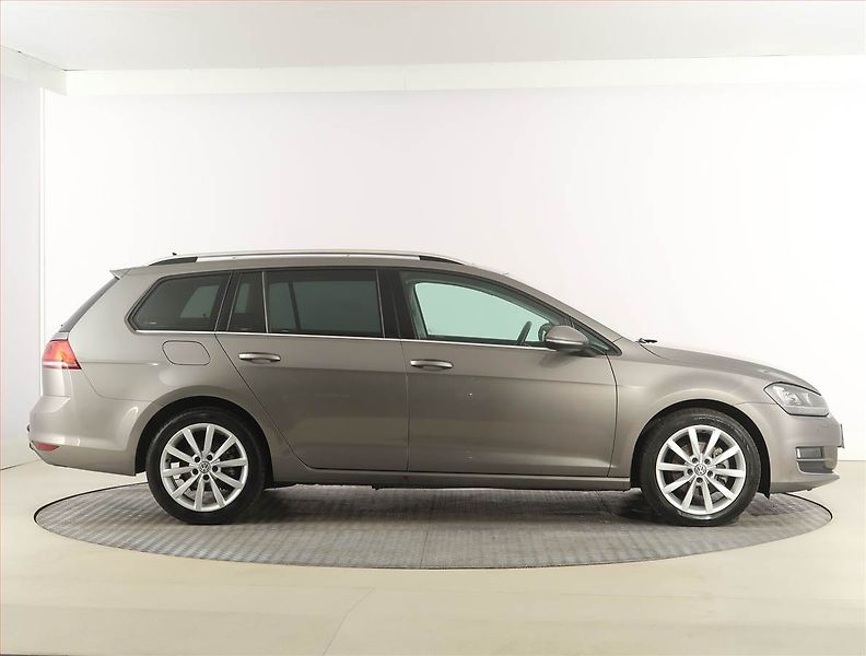 Volkswagen Golf (2016) Highline 2.0 TDI, Automat - fotka 6 z 23