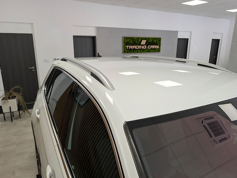 Volkswagen Tiguan 2.0 TDI 4X4 R-LINE - fotka 11 z 27