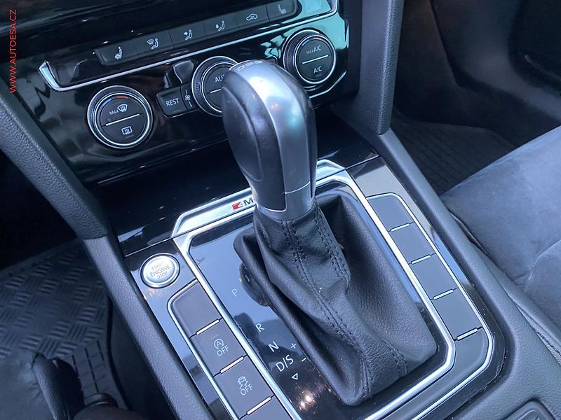 Volkswagen Passat (2015) 2.0 TDi 4x4, ČR, Highline - fotka 16 z 18