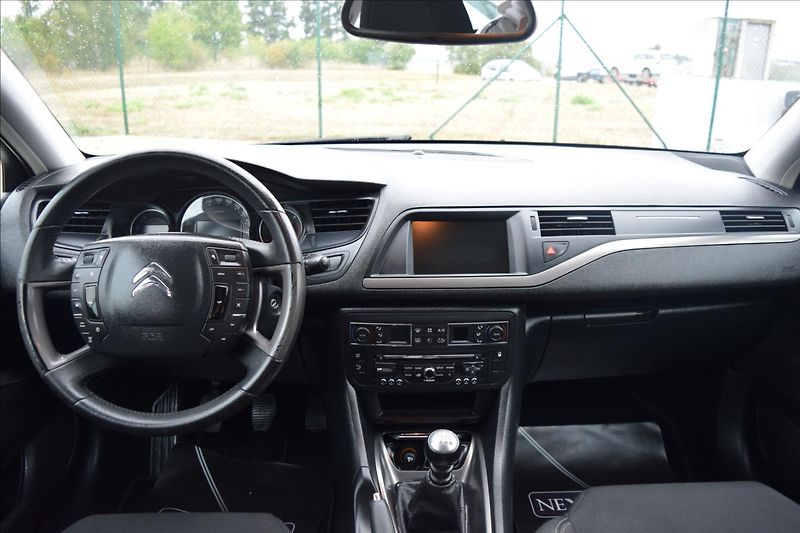 Citroën C5 2,0 HDi 103KW PO ROZVODECH - fotka 25 z 50