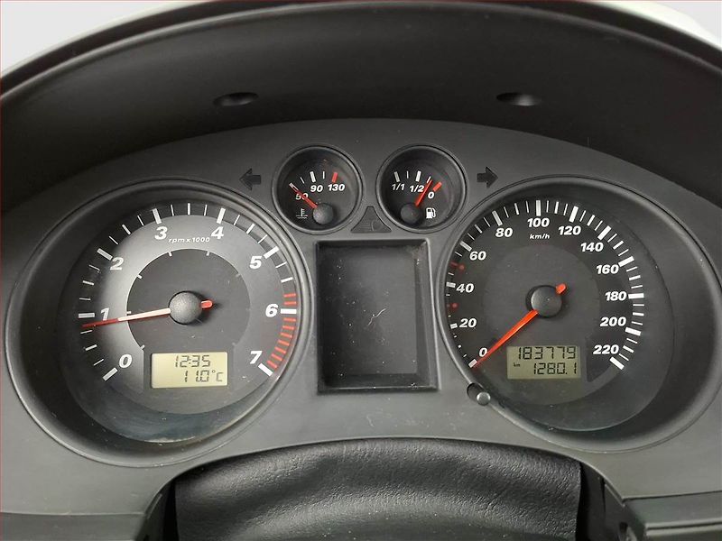Seat Ibiza (2005) 1.2 12V, nová STK, dobrý stav - fotka 11 z 13