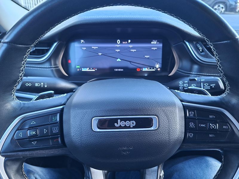 Jeep Grand Cherokee (2022) 3,6L V6 4X4 LONG LIMITED 6míst - fotka 26 z 38
