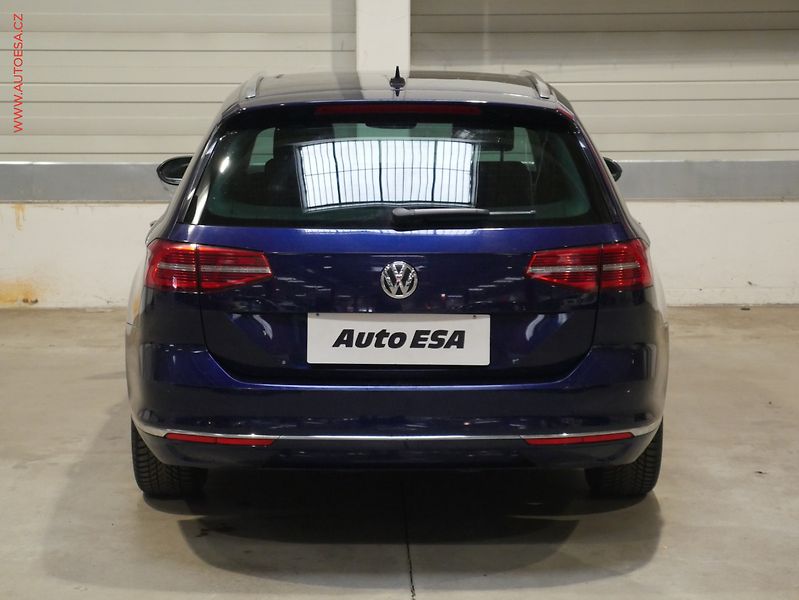 Volkswagen Passat (2019) 2.0 TDi, DSG, navi, LED - fotka 5 z 21