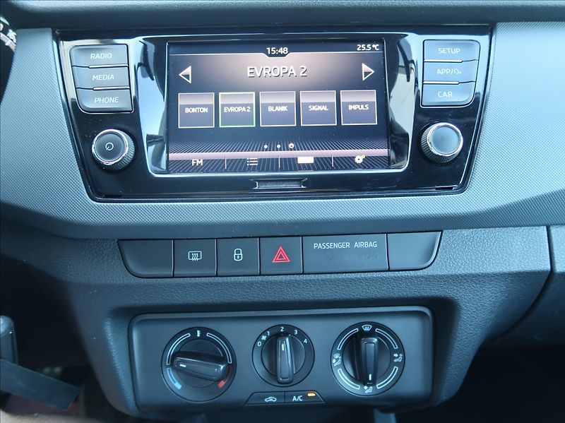 Škoda Fabia 1,0 TSi,70kW,1majČR,klima,DPH - fotka 14 z 24