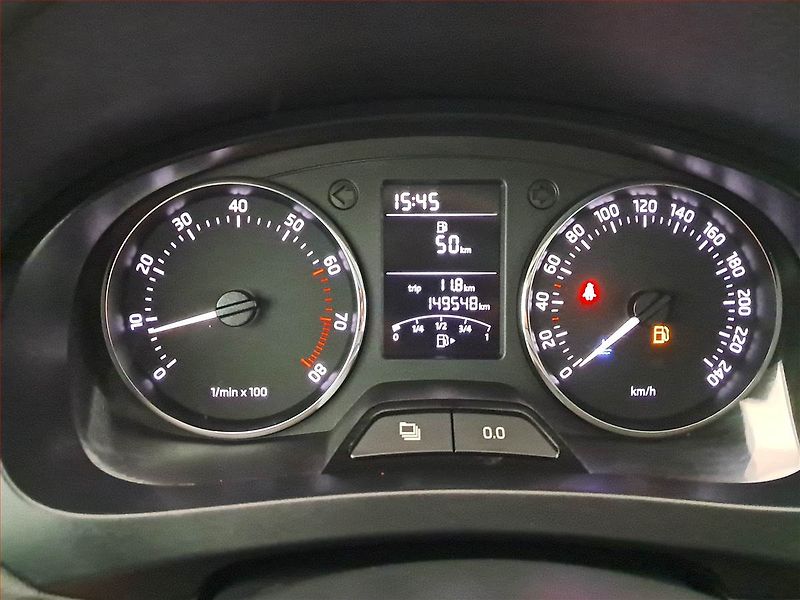 Škoda Rapid (2013) Style 1.2 TSI, Serv.kniha - fotka 11 z 17