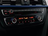 BMW Řada 3 (2015) 320d xDrive GT, 4X4, Automat - náhled 17