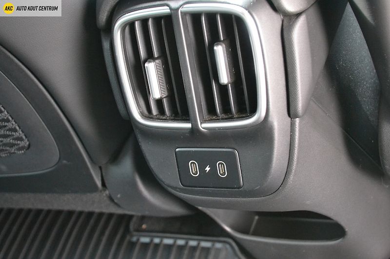 Hyundai Ioniq 6 239KW 4x4 POWER 77kWh STYLE PR - fotka 18 z 74