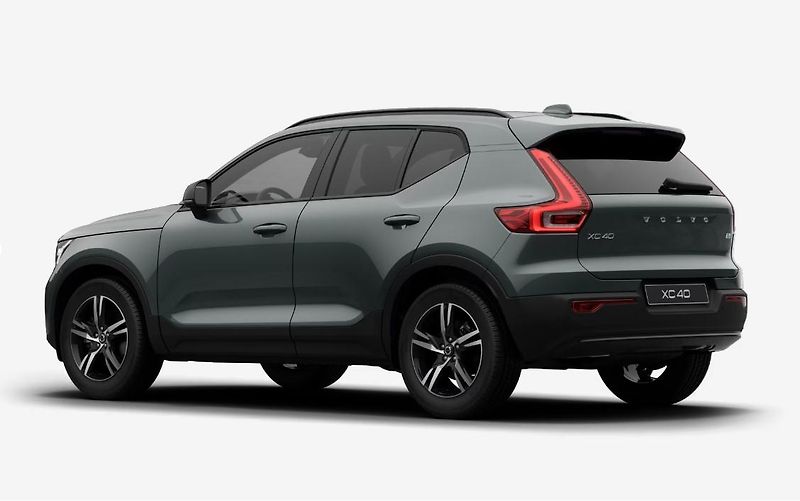 Volvo XC40 (2026) B3 AUT DARK PLUS - fotka 6 z 12