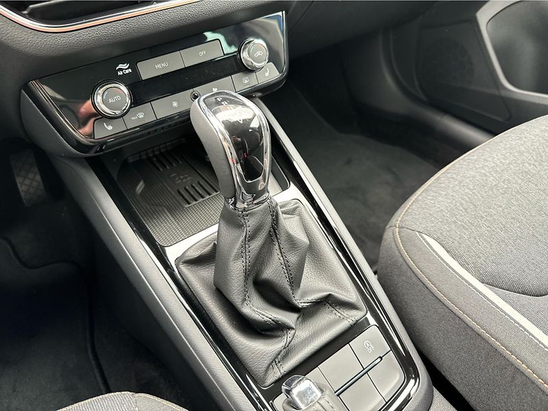 Škoda Scala Top Selection 1,0TSi 81kW AMBI - fotka 13 z 21