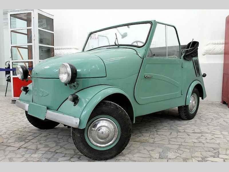 SMZ S-3A poháněl slabý dvoutaktní motor z motocyklu.