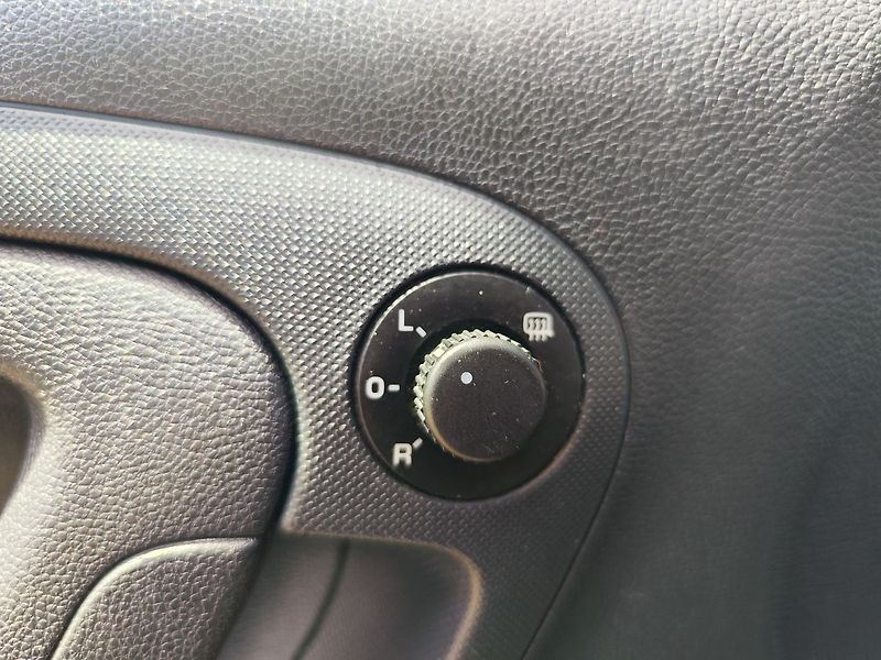 Škoda Fabia 1.6 TDi/55kW Ambiente - fotka 23 z 28