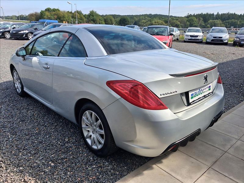 Peugeot 308 1,6 - fotka 5 z 12