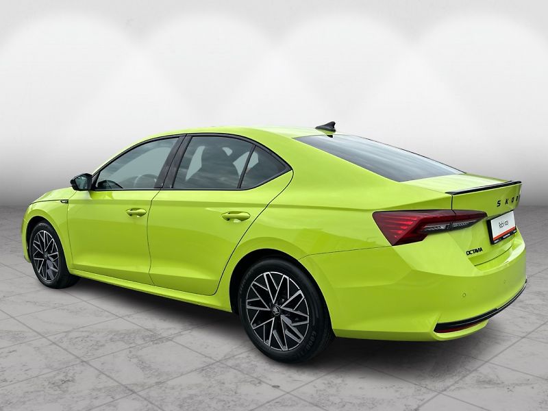 Škoda Octavia 1,5 TSI / 110 kW Sportline - fotka 4 z 24