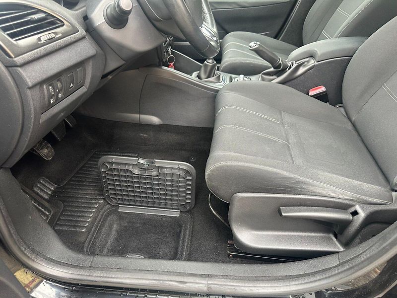 Renault Mégane III Sportour 1.5 DCi 81kW/Navi - fotka 13 z 34
