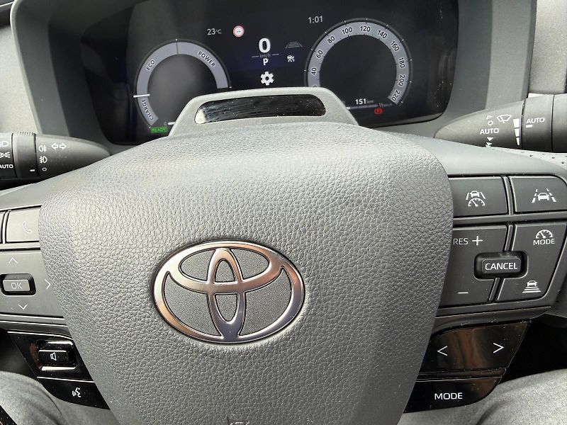 Toyota C-HR 2,0 HEV e-CVT GR Sport - fotka 18 z 30