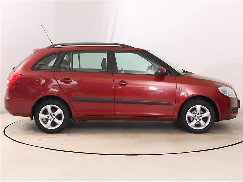 Škoda Fabia (2008) Ambiente 1.2 12V, Serv.kniha - fotka 6 z 15