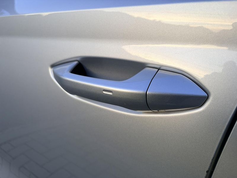 Škoda Octavia 2.0 TDI DSG LED VIRTUAL - fotka 8 z 53