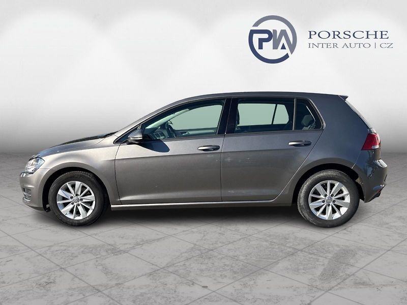 Volkswagen Golf Comfortline  1.2 TSI  81 kW M6 - fotka 3 z 24