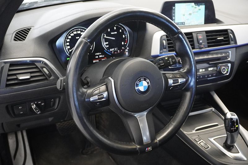 BMW Řada 1 120D 2,0 M-SPORT AUTOMAT - fotka 13 z 28