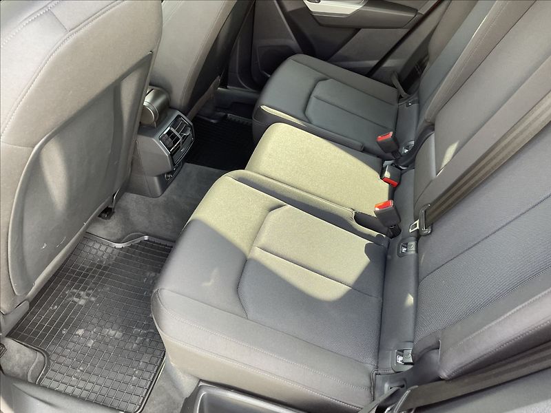 Audi Q3 35TFSI 110KW AUTOMAT,ČR. - fotka 21 z 28