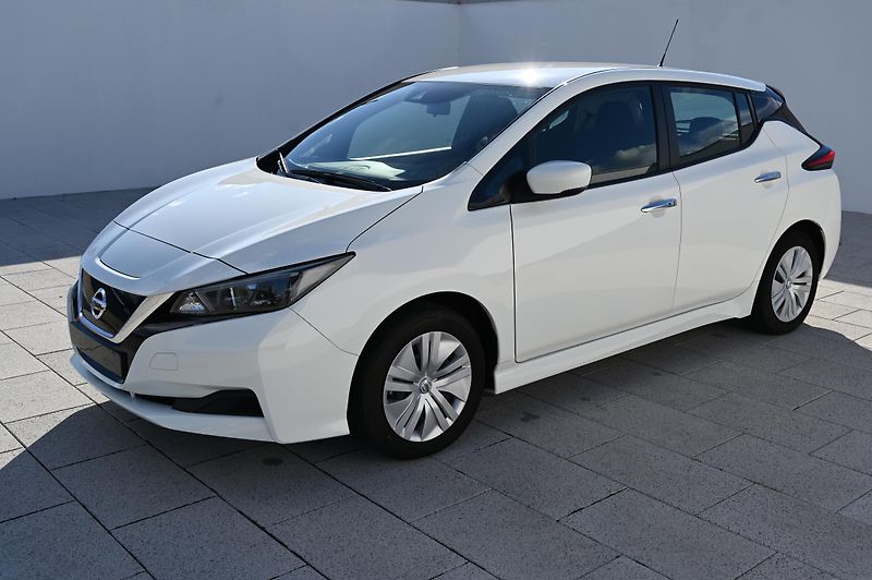Nissan Leaf Basis 40kWH 110KW 3/2021 - fotka 9 z 34