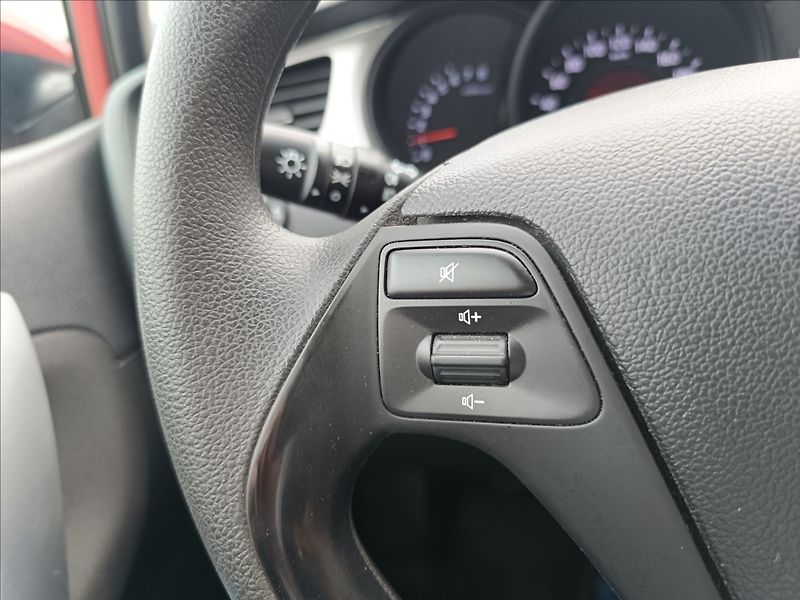 Kia Ceed 1,4 CVVT - fotka 15 z 17