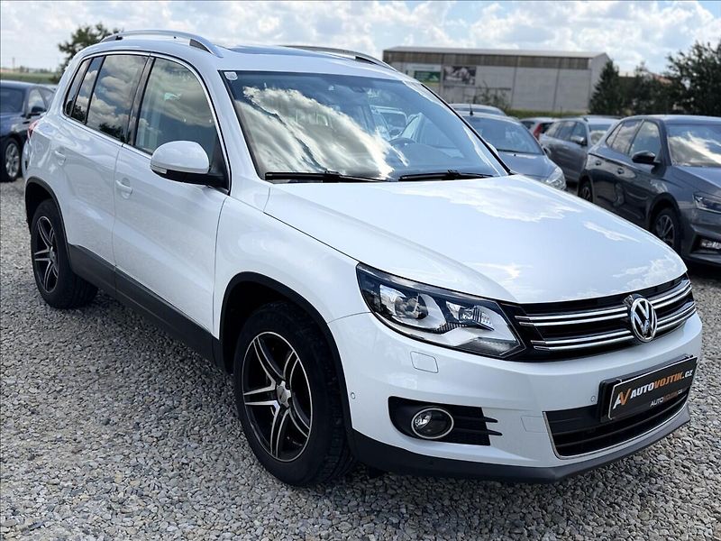 Volkswagen Tiguan 1,4 TSI PANORAMA, LED, BIXENON - fotka 4 z 36