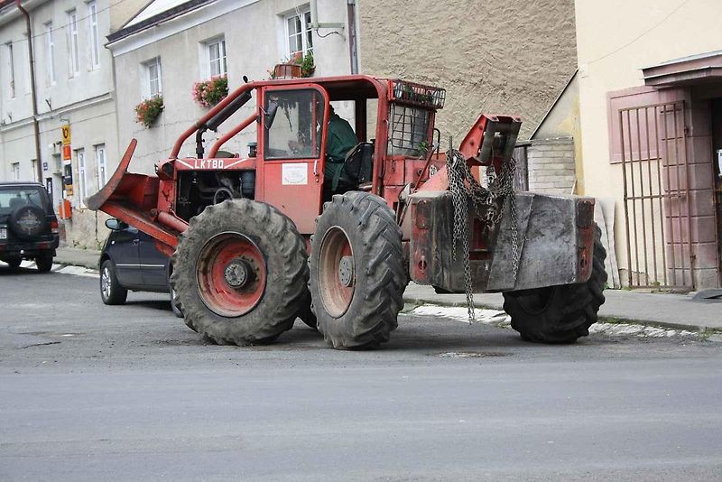 Lakatoš - LKT 80 vyfotografovaný nedaleko přehradní vodní nádrže Fláje na Mostecku.