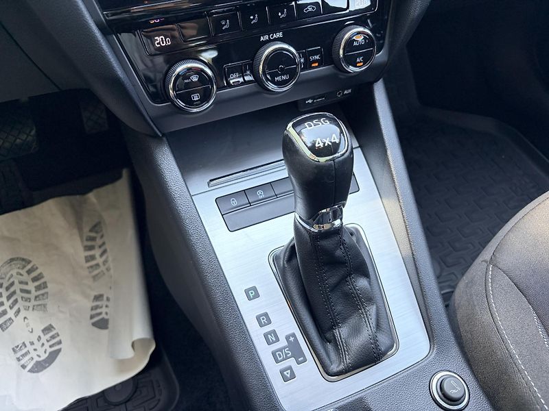 Škoda Octavia 2.0TDI 4x4 DSG - fotka 18 z 42