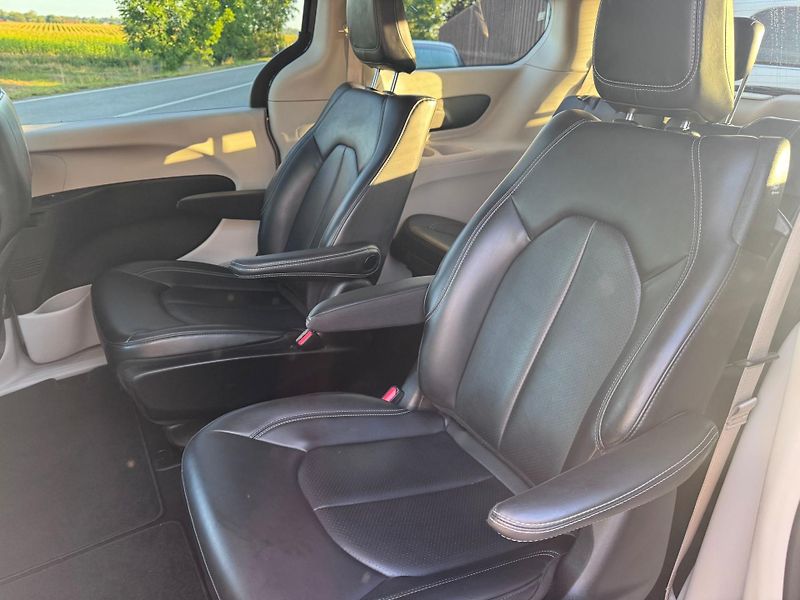 Chrysler Pacifica (2023) 3,6 Hybrid RU Radar Limit 2023 - fotka 12 z 20