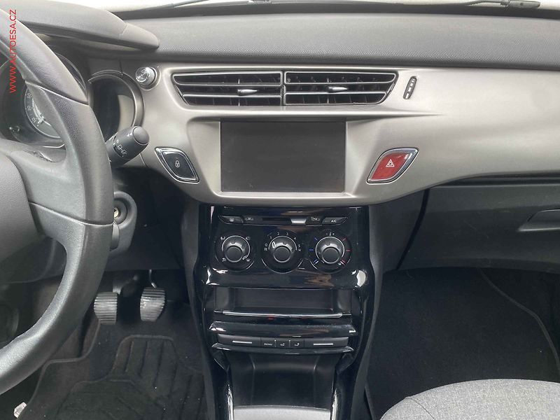 Citroën C3 (2016) 1.2 PT, Feel, park. čidla - fotka 12 z 13
