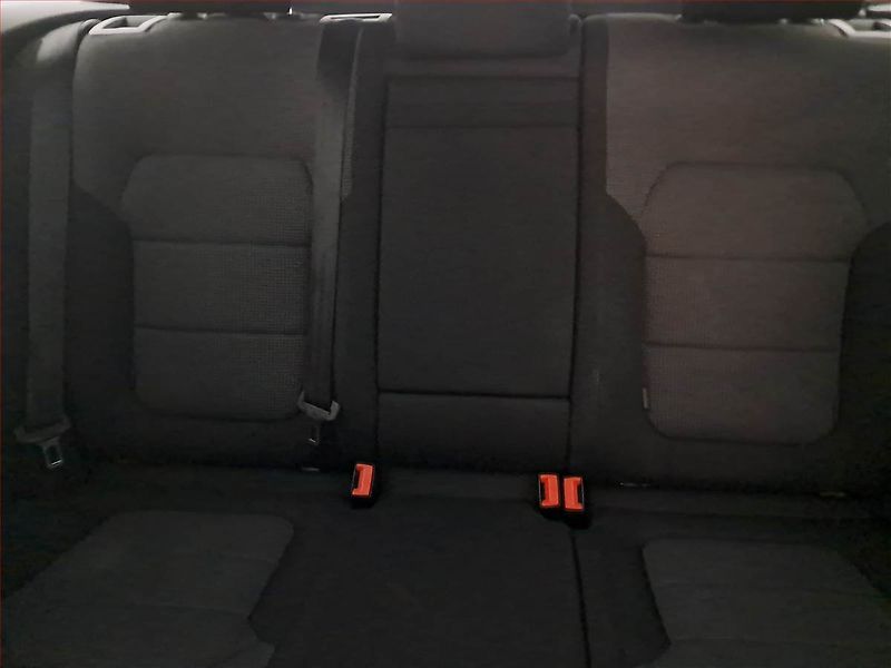 Volkswagen Passat (2011) 2.0 TDI, Navi, Xenony - fotka 10 z 16