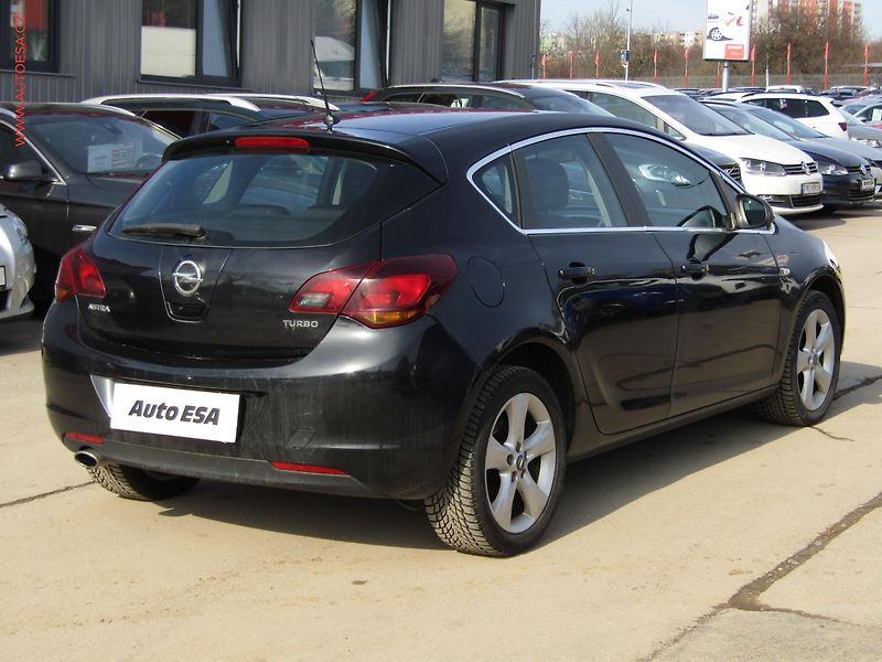 Opel Astra (2013) 1.4T, ČR, Klima - fotka 4 z 16