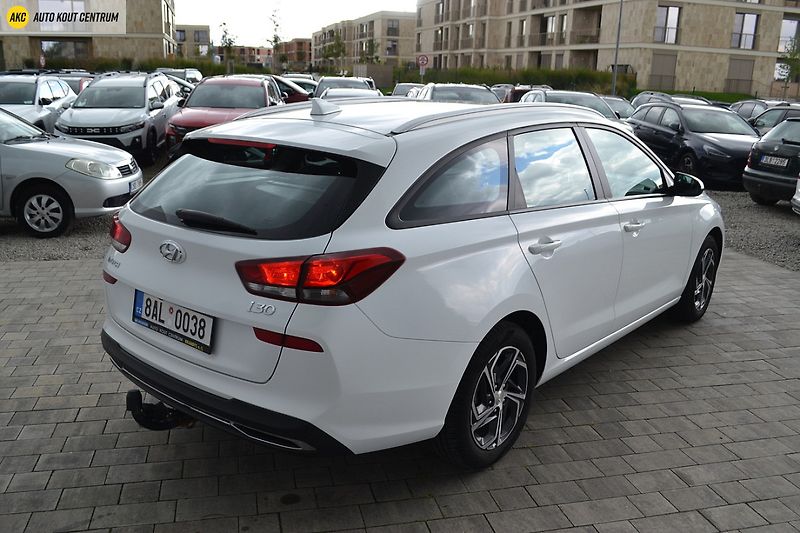 Hyundai i30 WG 1,5I MT COMFORT ALU16 - fotka 5 z 44